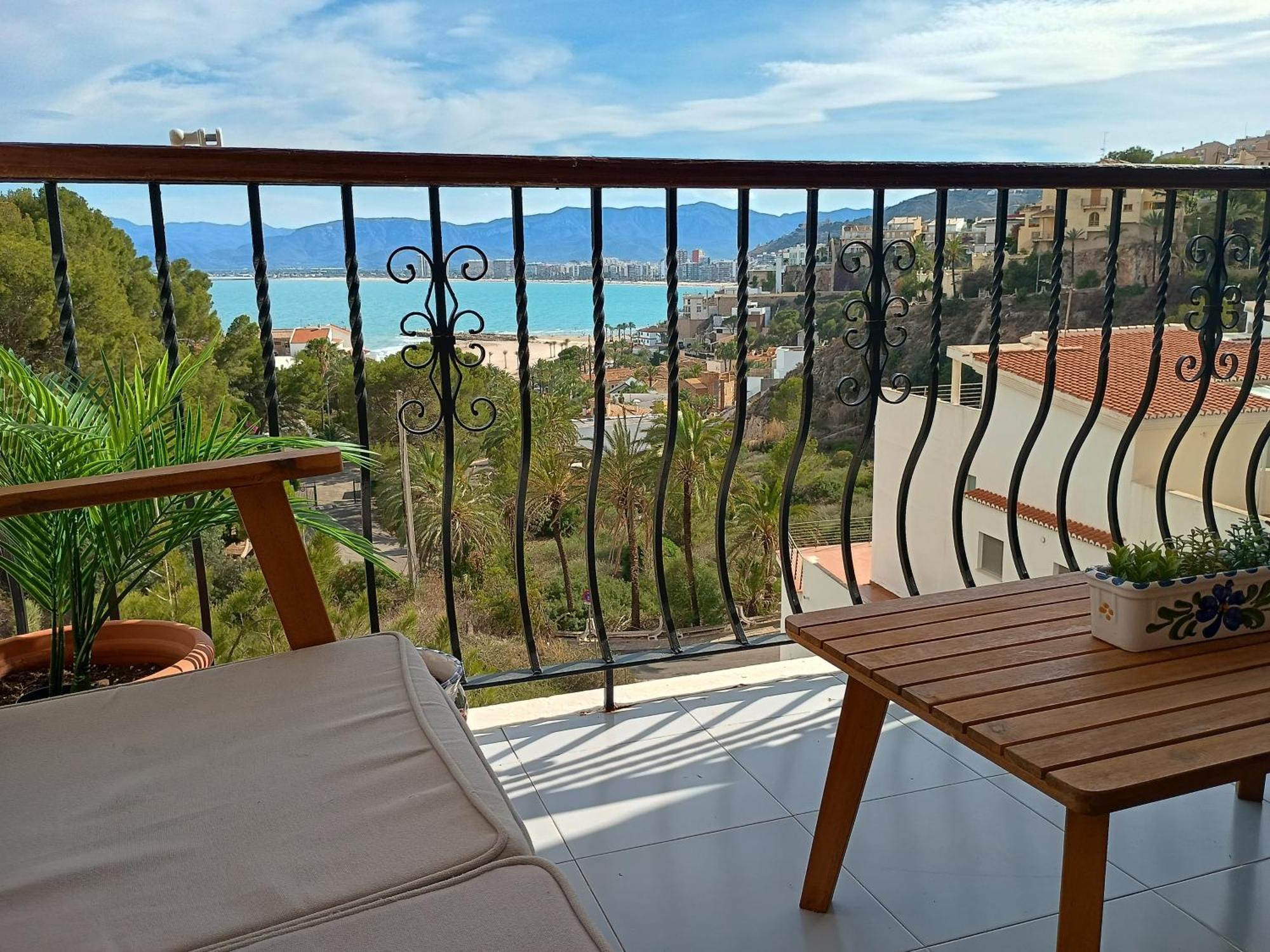 Royal Beach - Appartment With Sea View & Terrace 파로 데 쿠예라 외부 사진