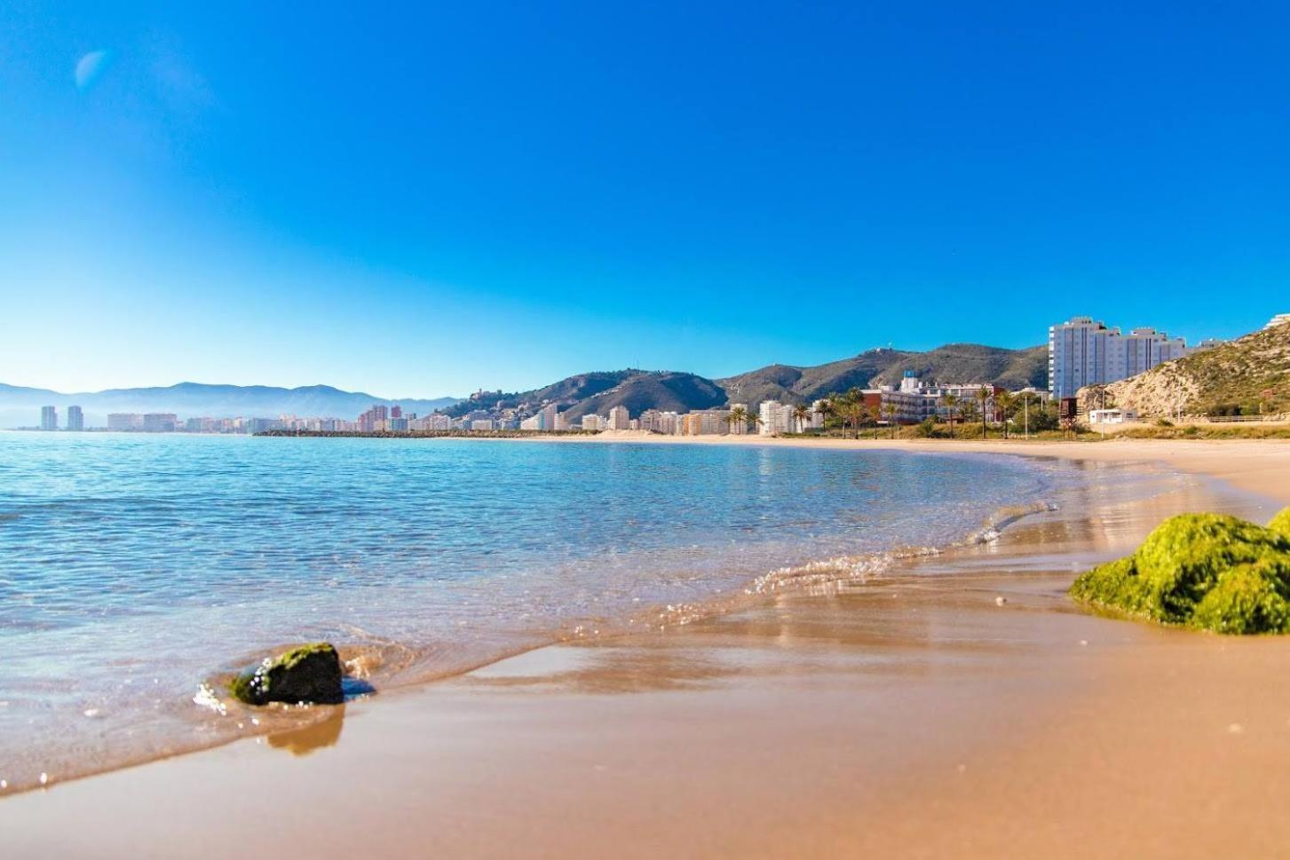Royal Beach - Appartment With Sea View & Terrace 파로 데 쿠예라 외부 사진