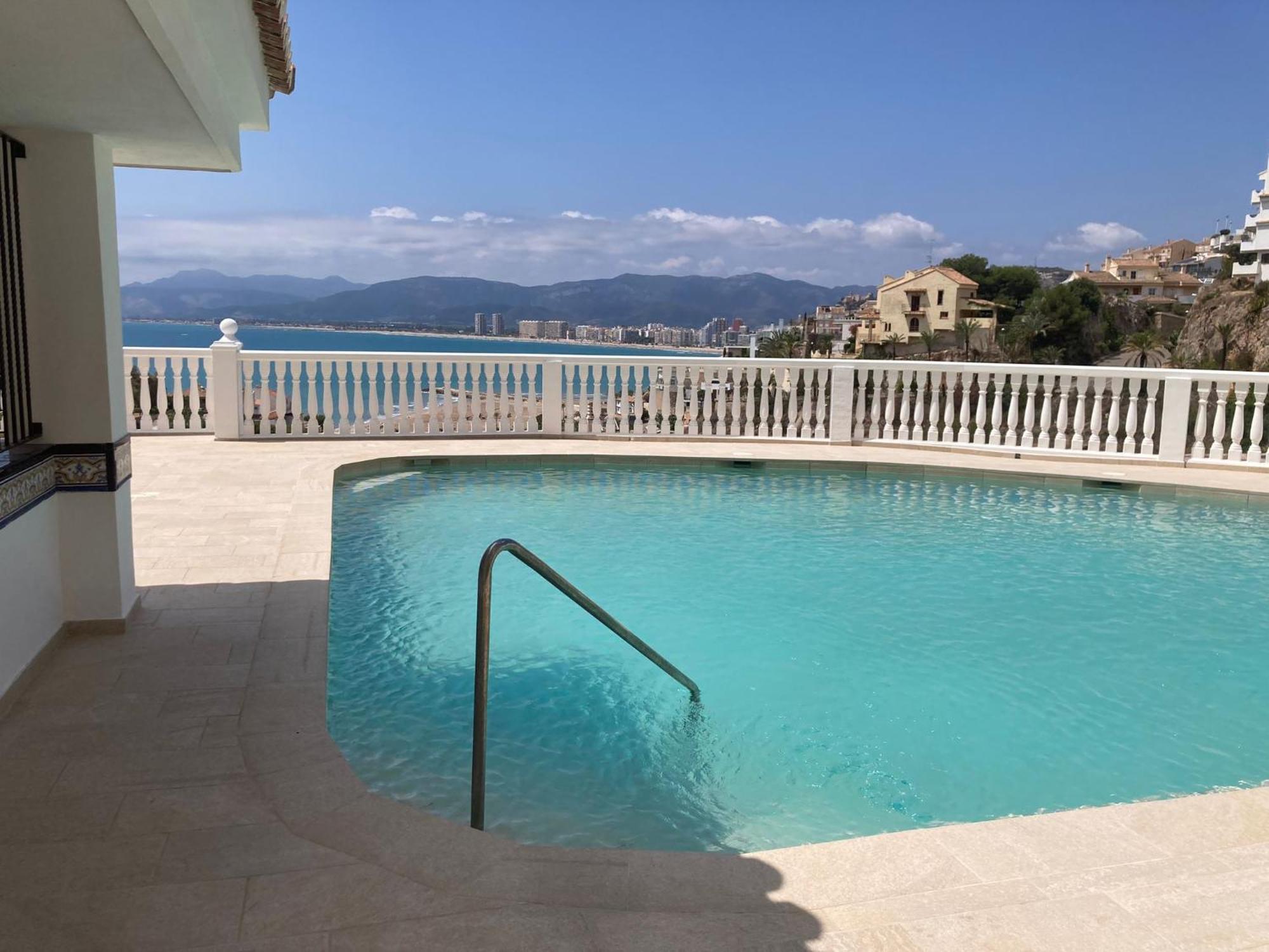 Royal Beach - Appartment With Sea View & Terrace 파로 데 쿠예라 외부 사진